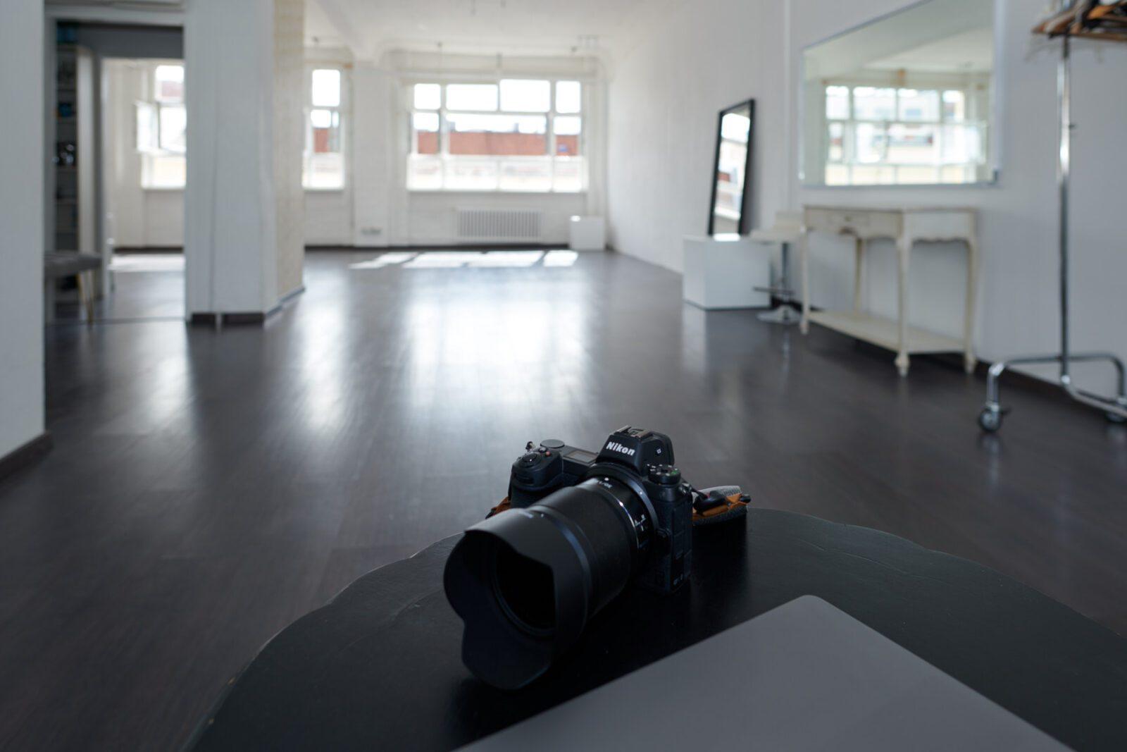 Fotomietstudio Berlin Friedrichshain Tageslichtstudio mieten rent photo studio near me