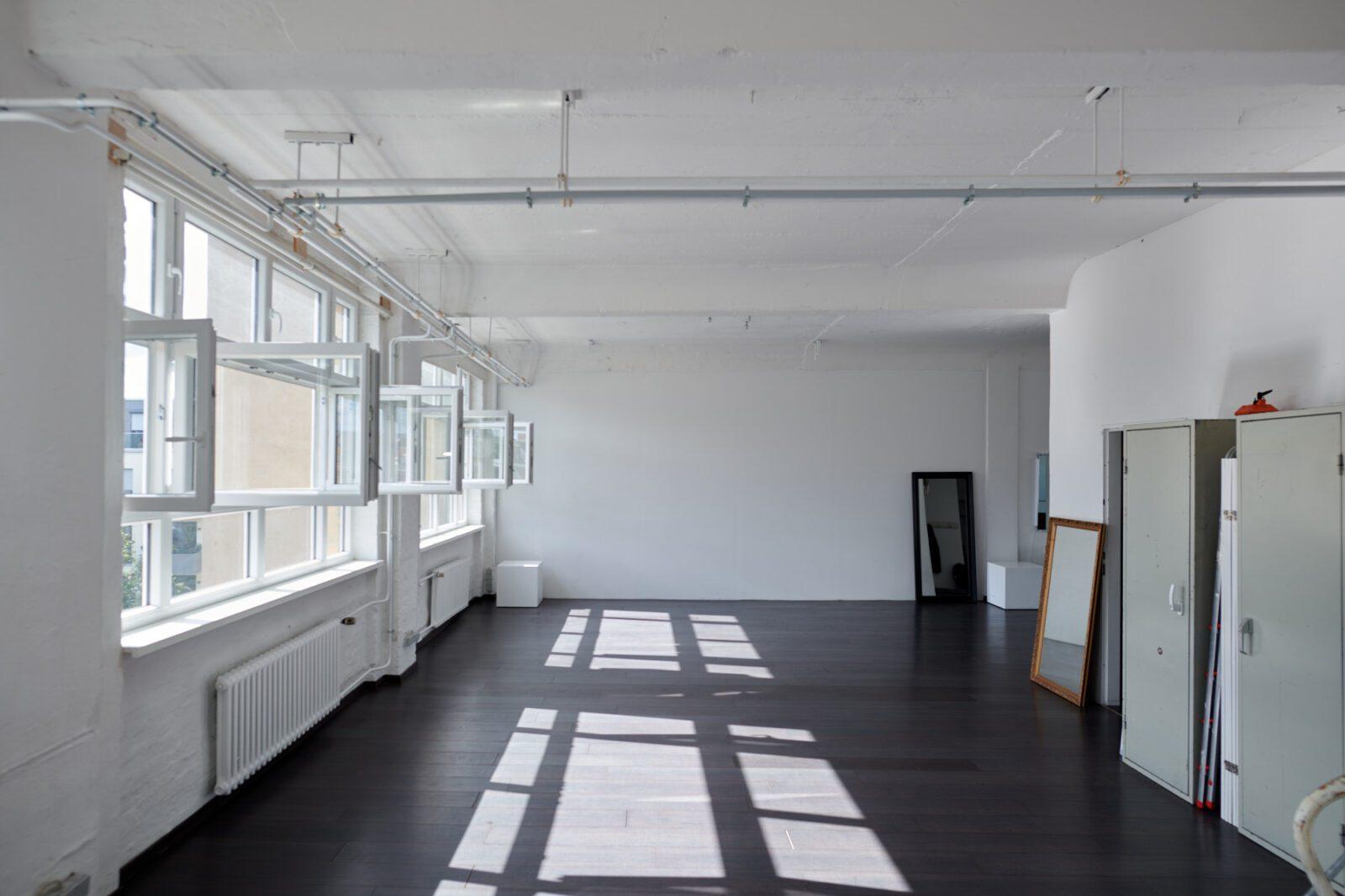 Blick ins Studio für Foto, Film und Casting mit Tageslicht in Berlin Friedrichshain